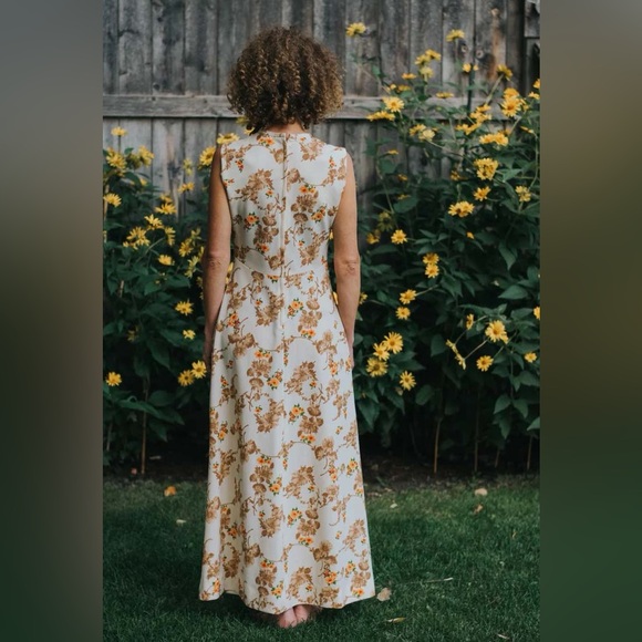 Vintage Nancy G beige/brown floral dress, size S/M - Picture 3 of 6